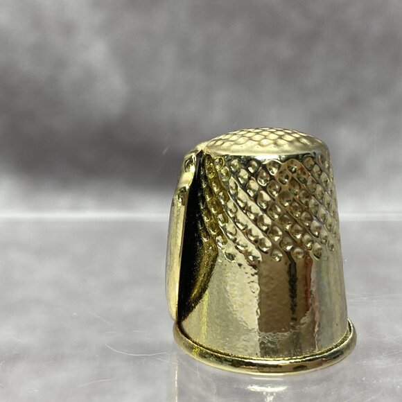 Gold-tone Souvenir Thimble With Rockford IL Cardinal Design Metal Shield - Picture 2 of 7